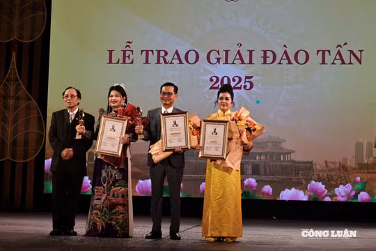 NSND Trung Hiếu vinh dự nhận Giải thưởng Đào Tấn 2025