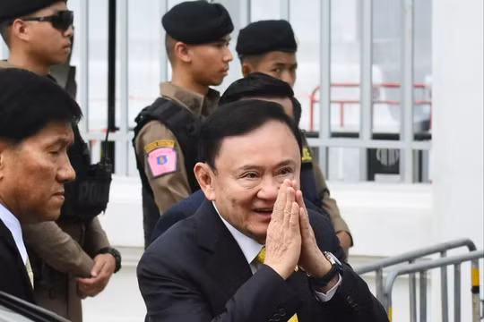 Cựu Thủ tướng Thái Lan nộp đơn xin ân xá bản án tù một năm