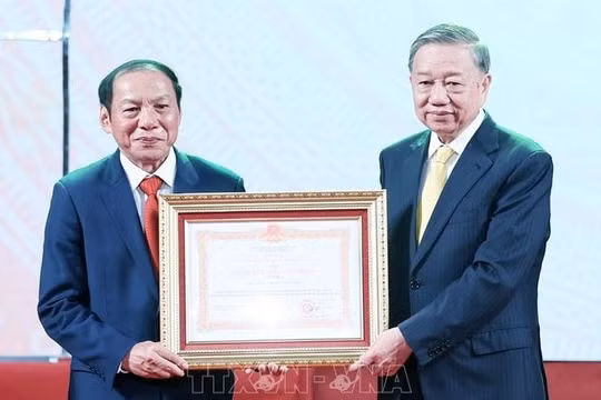 Tổng Bí thư Tô Lâm: Văn hóa phải đi trước một bước, bồi đắp bản lĩnh, củng cố niềm tin, hình thành năng lực mềm quốc gia