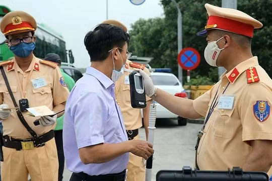 Không vì dư luận trái chiều của các đối tượng cơ hội chính trị, chống đối mà giảm quyết tâm thực hiện TTATGT