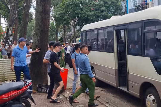 Hơn 300 cán bộ Công an Gia Lai đột kích hàng loạt tụ điểm “bay lắc” lúc rạng sáng
