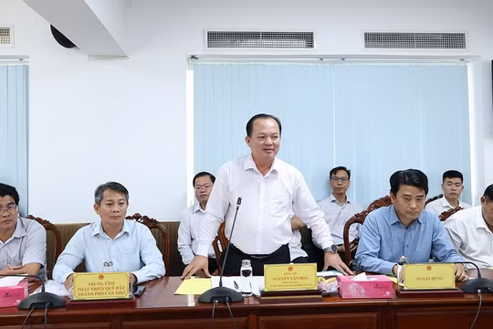 EVNNPT và UBND TP. Cần Thơ thống nhất phối hợp di dời đường dây truyền tải điện giao chéo với đường cao tốc