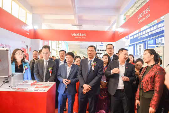 Gần 700 gian hàng tại Hội chợ Thương mại Quốc tế Việt - Trung lần thứ 25