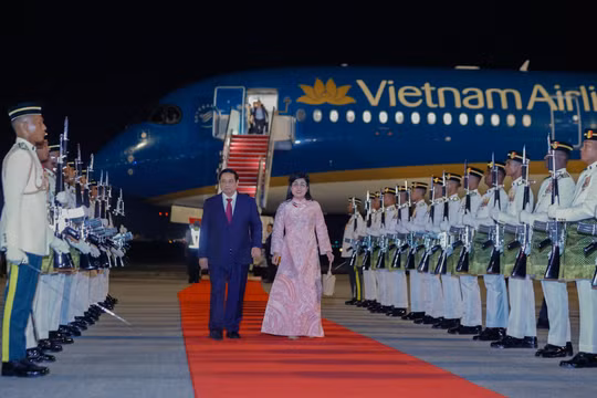 Thủ tướng Phạm Minh Chính tới Kuala Lumpur, bắt đầu thăm Malaysia và dự Hội nghị Cấp cao ASEAN lần thứ 46