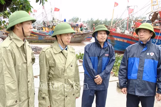Hưng Yên: Thực hiện nghiêm lệnh cấm biển, tuyệt đối không để người dân trở lại các lồng bè, tàu thuyền