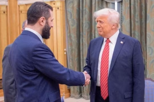 Mỹ và Anh dỡ bỏ các lệnh trừng phạt Tổng thống lâm thời Syria