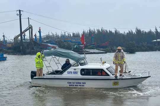 Mưa lịch sử ở Đắk Lắk khiến nhiều xã bị cô lập, lực lượng cứu hộ gấp rút triển khai