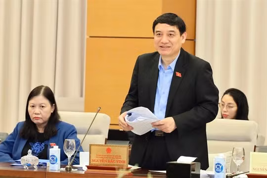 Giao nhiệm vụ, thẩm quyền tuyển dụng giáo viên cho ngành giáo dục là cần thiết