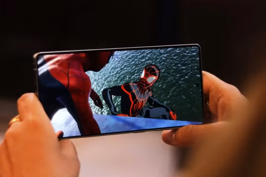 Galaxy S25 Ultra đánh bại iPhone 16 Pro Max trong bài kiểm tra tốc độ