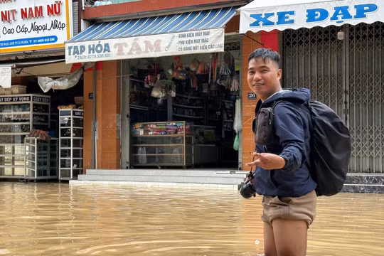 Nhà báo với những ngày trong tâm lũ và trái tim không lùi bước