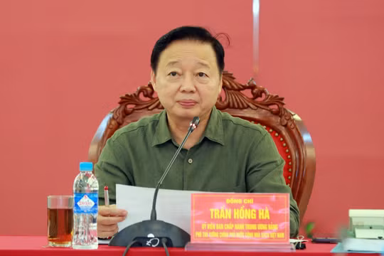 Ban Chỉ đạo tiền phương họp chỉ đạo khắc phục hậu quả bão số 10