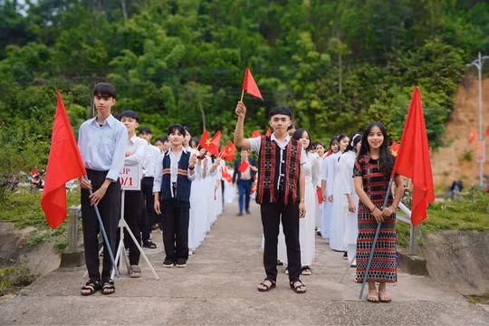 Thưởng viên chức năm 2024 tính theo năm học hay theo 6 tháng cuối năm?