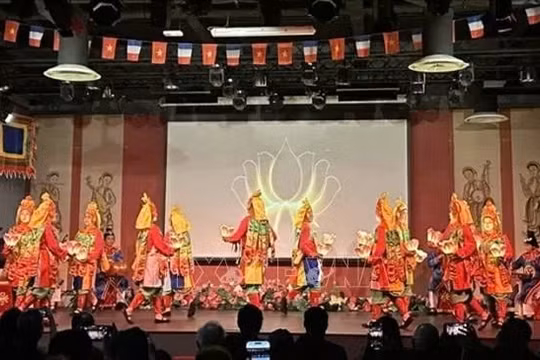 Việt Nam quảng bá những sản phẩm du lịch độc đáo ở 'kinh đô ánh sáng'