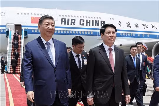 Tổng Bí thư, Chủ tịch nước Trung Quốc Tập Cận Bình đến Hà Nội, bắt đầu chuyến thăm cấp Nhà nước tới Việt Nam
