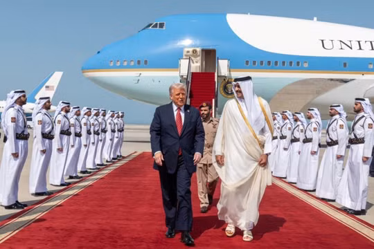 Thủ tướng Qatar bác bỏ 'lùm xùm' về việc tặng máy bay cho ông Trump