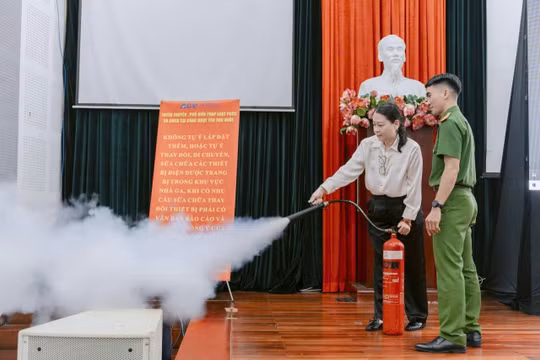 Cảng HKQT Tân Sơn Nhất: Nâng cao năng lực ứng phó và kỹ năng PCCC &amp; CNCH cho người lao động năm 2025