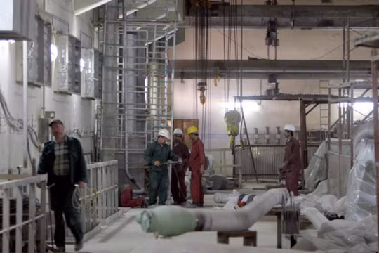 Iran và Nga ký thỏa thuận 25 tỷ USD xây nhà máy điện hạt nhân