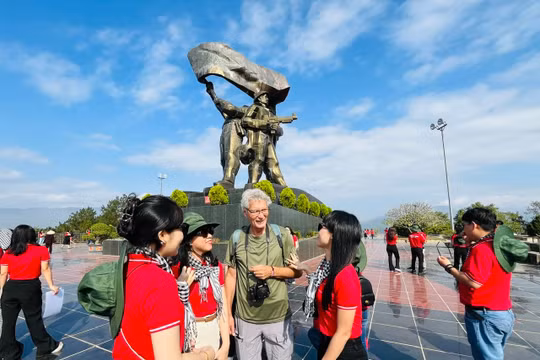 Điện Biên phải xác định du lịch là ngành kinh tế mũi nhọn, nâng 'chất' điểm đến và nhân lực