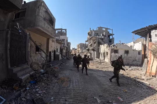 Israel phá hủy trại tị nạn tại Bờ Tây, tấn công Gaza bất chấp lệnh ngừng bắn
