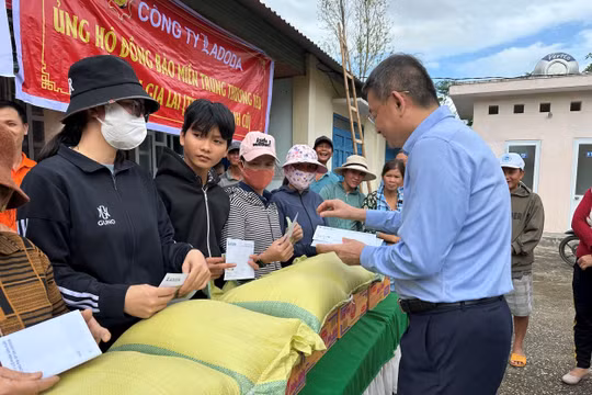 LADODA và hành trình sẻ chia sau bão lũ: Hơn 600 phần quà đến với người dân Bình Định, Gia Lai