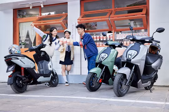 Bảng giá xe máy Honda tháng 4/2025: Xe điện ICON e: chính thức gia nhập, khách mua Winner X được tặng tiền