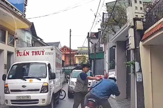 Xử phạt 2 tài xế trong vụ xô xát giao thông tại TP Hà Tĩnh