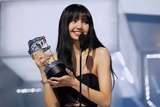 Lisa (Blackpink) gây tranh cãi khi nói 'quê hương' là Hàn Quốc thay vì Thái Lan