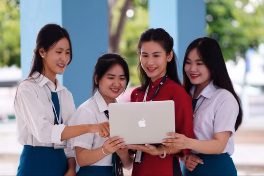 Giáo dục nghề nghiệp bứt tốc với 2,2 triệu người học, hơn 80% ra trường có việc làm