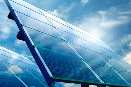 Nhật Bản ra mắt siêu pin năng lượng mặt trời, công suất vượt 20 lò phản ứng hạt nhân