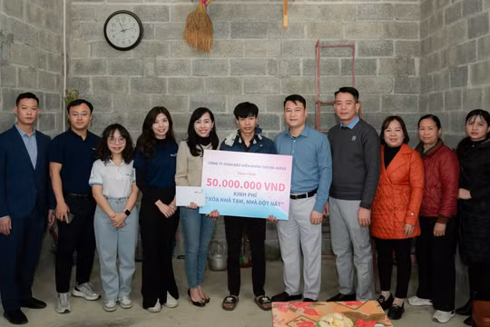 MB Ageas Life trao kinh phí hỗ trợ xây dựng 15 căn nhà cho gia đình khó khăn tại Cao Bằng