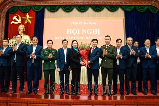 Chủ tịch UBND tỉnh Hà Nam được bầu giữ chức Bí thư Tỉnh ủy Hà Nam