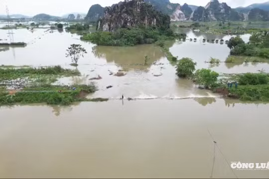 Thanh Hoá: Quân đội vào cuộc khắc phục sự cố đê điều