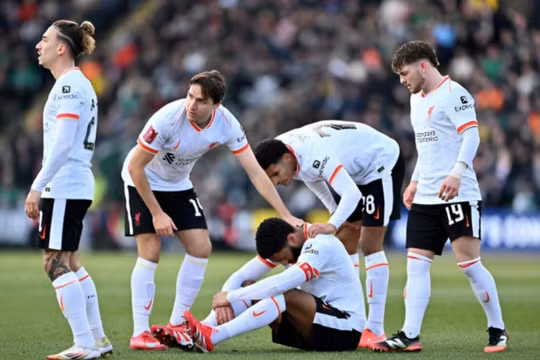 Thua sốc Plymouth, Liverpool chính thức dừng bước tại vòng 4 FA Cup