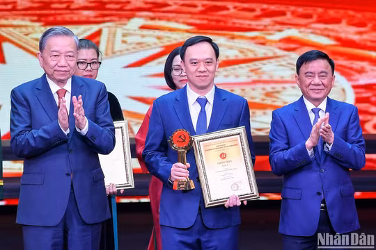 Báo Nhân Dân dùng câu chuyện thực tế, đa phương tiện để chính sách đi vào lòng dân