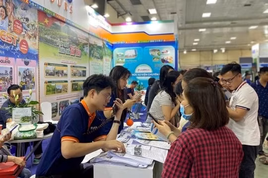 Lễ hội Quà tặng Du lịch Hà Nội thu hút hơn 30.000 khách tham gia