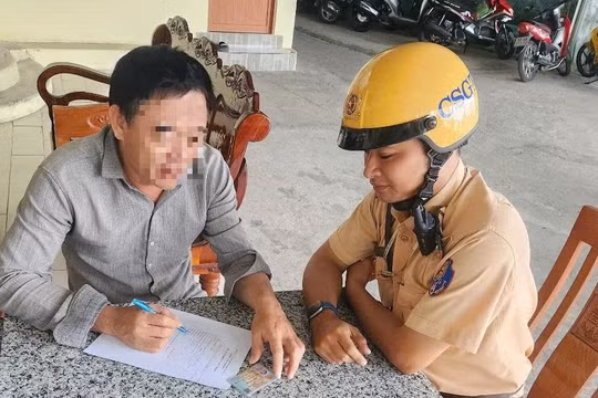 TP HCM: Tài xế xe ba gác ngang nhiên chạy ngược chiều trên đường