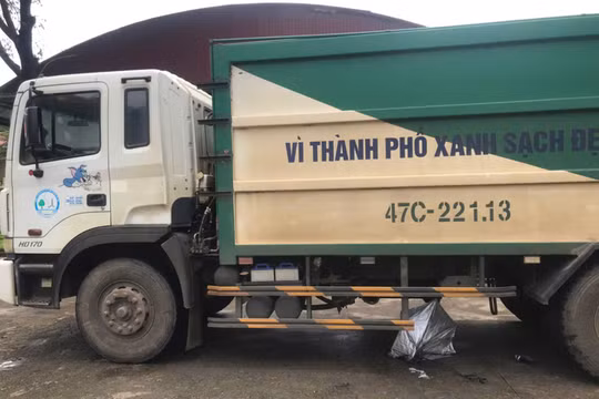 Xe rác vào trường gây tai nạn làm học sinh lớp 6 tử vong: Ai chịu trách nhiệm?