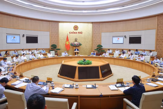 Chính phủ chỉ đạo phấn đấu vượt chỉ tiêu năm 2025, tạo đà cho tăng trưởng 2 con số năm 2026