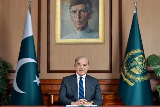 Pakistan đóng cửa không phận đối với Ấn Độ, hai bên đáp trả mạnh mẽ