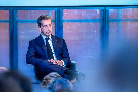 Cựu Tổng thống Pháp Sarkozy được tại ngoại sau 20 ngày ngồi tù