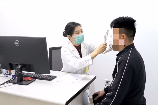 Ngứa 'vùng kín' kéo dài, người đàn ông phát hiện mắc rận mu ký sinh
