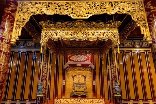 Huế ban hành kế hoạch phục chế Ngai vua triều Nguyễn bị bẻ gãy