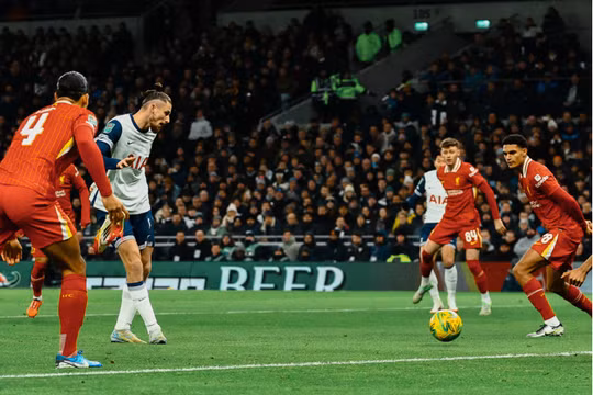 Liverpool thua Tottenham ở bán kết Cúp Liên đoàn Anh 2024/25