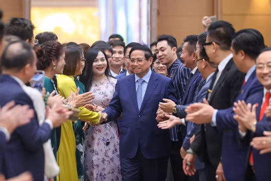 Doanh nhân cần tiên phong 'vươn xa ra biển, tiến sâu vào lòng đất, bay cao trên bầu trời'