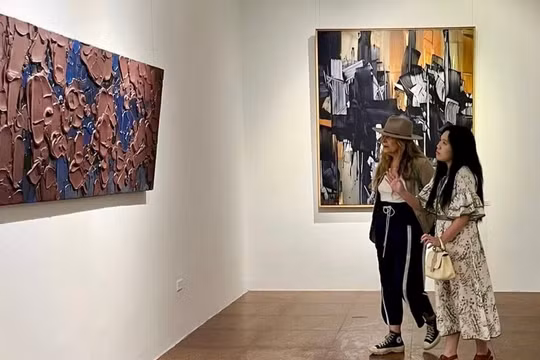 Họa sĩ Trần Lê Nam và cuộc đối thoại nội tâm qua triển lãm 'Đi từ trong ra'