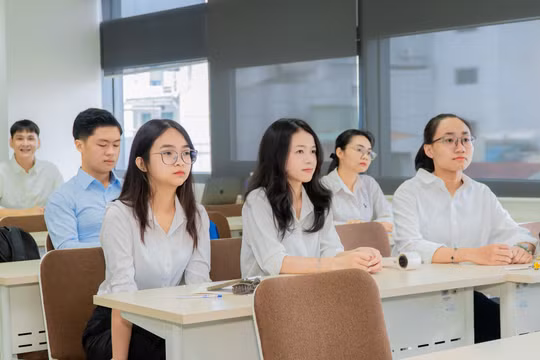 Gần 100 trường đại học công bố điểm sàn xét tuyển 2025