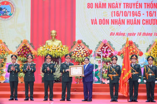 Xây dựng Quân khu 5 tinh nhuệ, hiện đại, nòng cốt trên địa bàn chiến lược của Tổ quốc