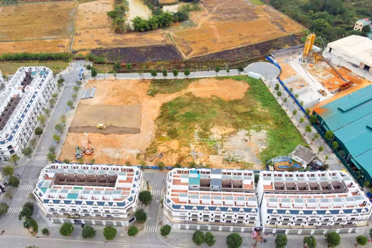 Bùng nổ nhà ở xã hội: Hàng chục nghìn căn mọc lên, nhưng người thu nhập thấp vẫn khó mua?