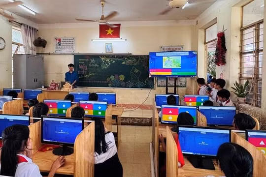 Mở rộng cơ hội tiếp cận công nghệ cho học sinh vùng biên giới