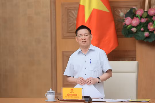Xây dựng, triển khai lộ trình 'bỏ room' tín dụng bảo đảm công khai, minh bạch
